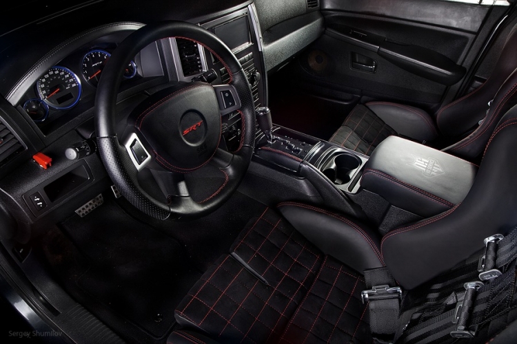 Салон джипа Jeep Grand Cherokee Салон джипа Jeep Grand Cherokee